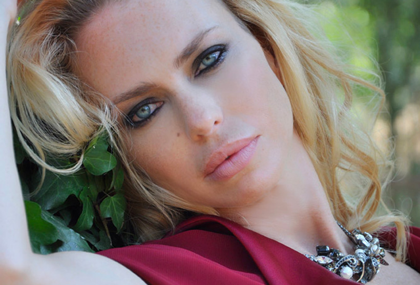 Yvonne Scio